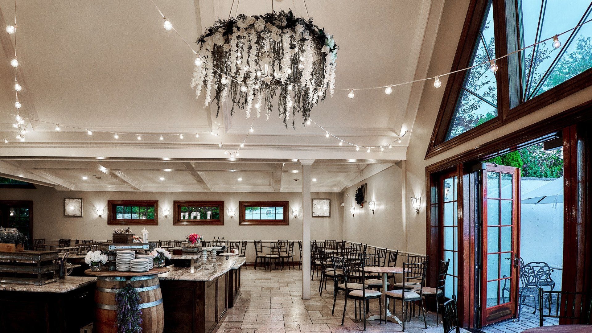 Indoor Cocktail Hour at Riviera Waterfront Mansion Long Island wedding venue in Massapequa, NY — 8