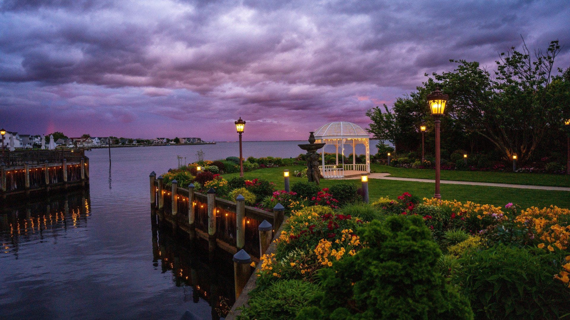 Wedding Photo Locations at Riviera Waterfront Mansion Long Island wedding venue in Massapequa, NY — 5