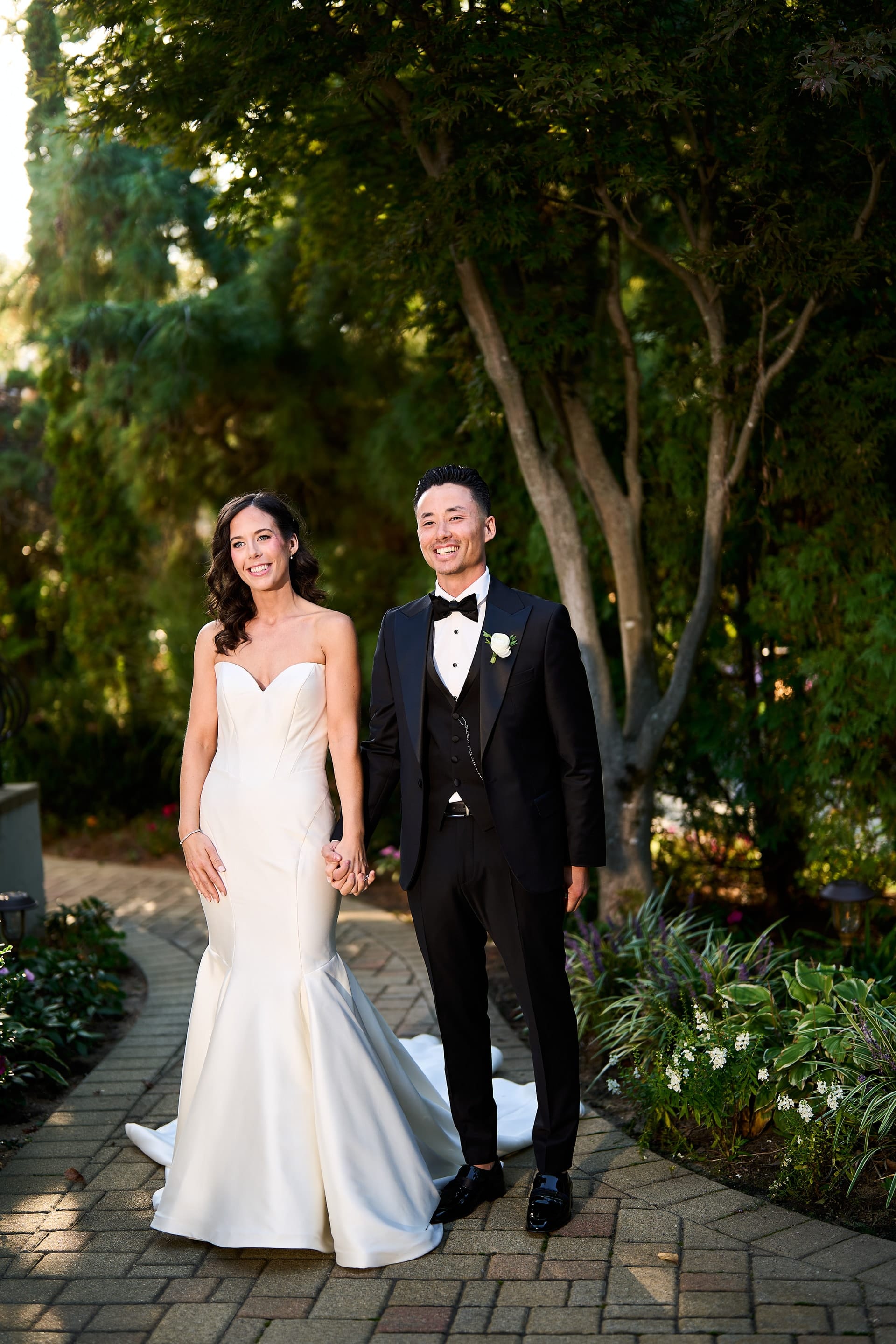 Stunning waterfront wedding ceremony at Riviera Waterfront Mansion in Massapequa, Long Island — 1
